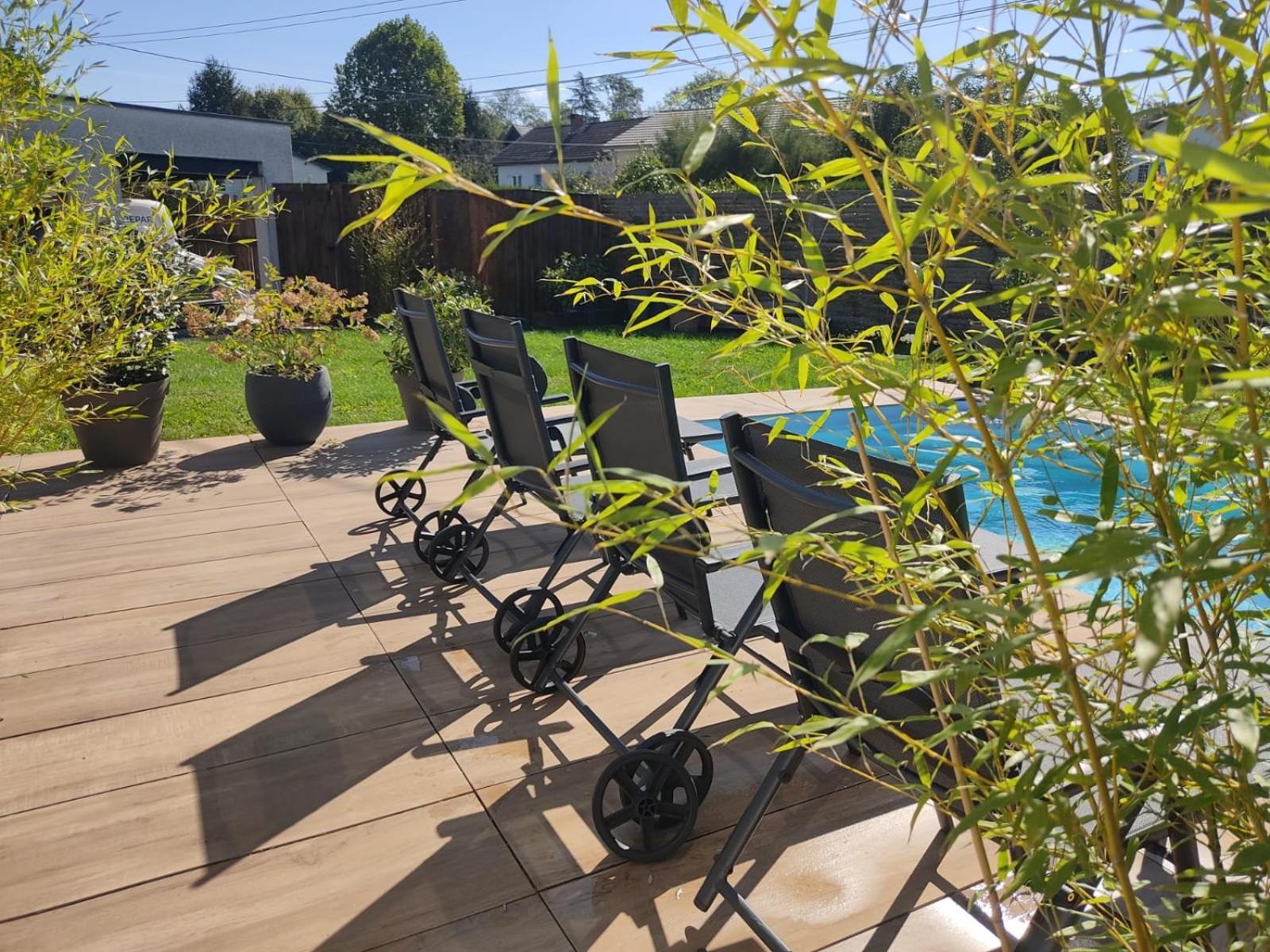 Le loft de christophe Montferrand-le-Château Exterior foto